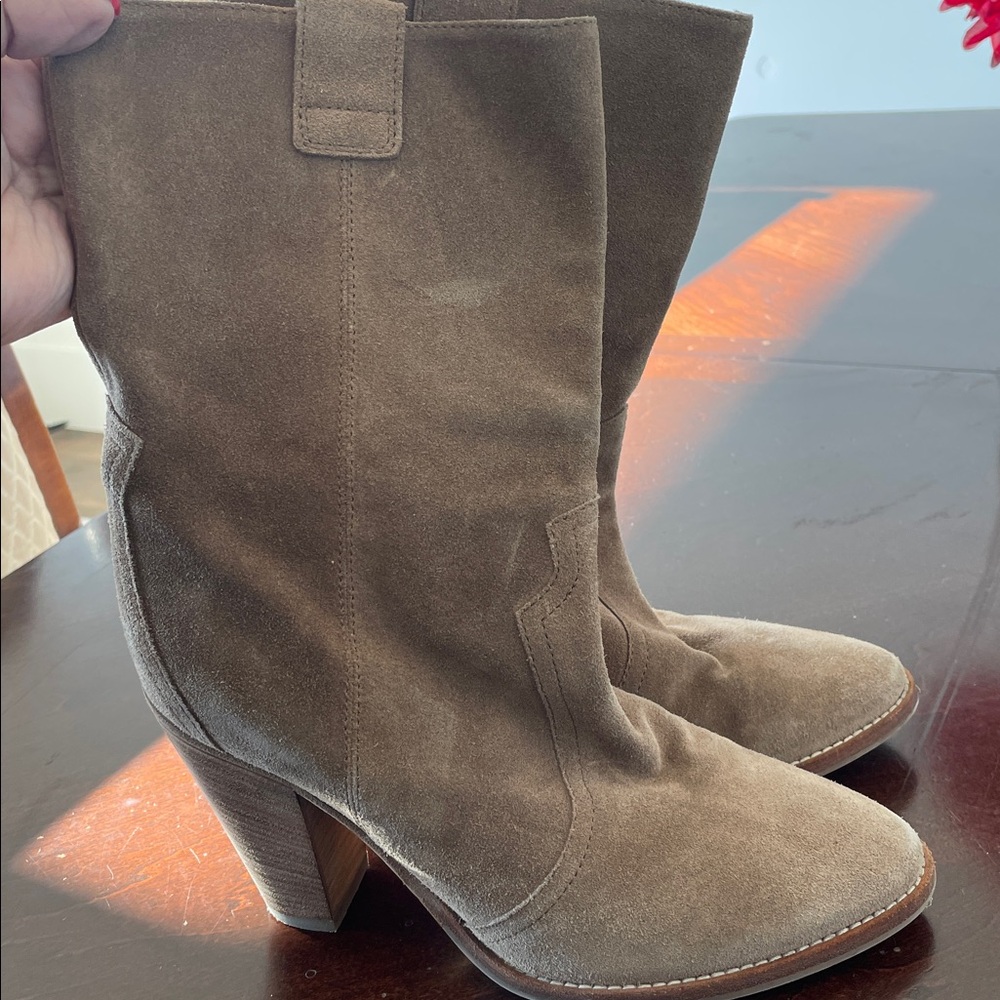 Aquatalia Tan Suede 4” Heel Western Boot US Size 5. Made in Italy. (8.5”Inches.)